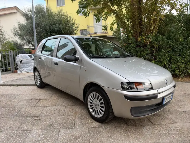 Fiat Punto 2002 photo 2