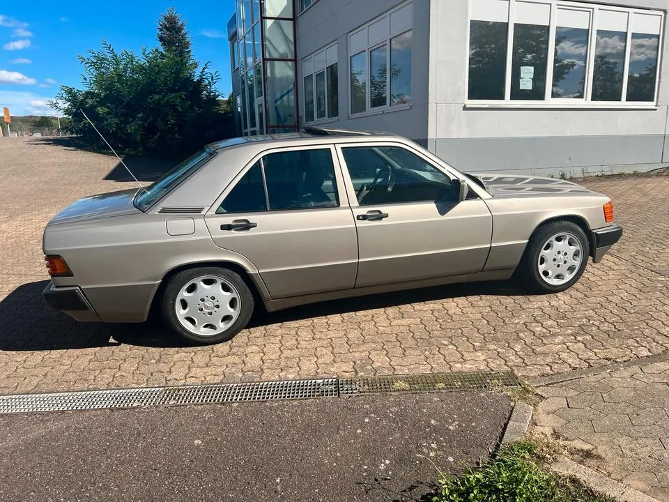 Mercedes-Benz 190D