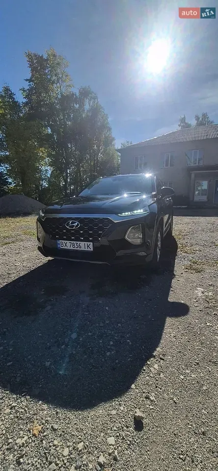 Hyundai Santa Fe 2019 photo 2
