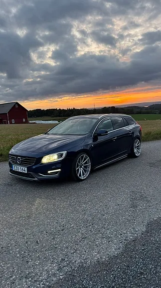 Volvo V60 2015 photo 2