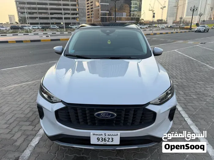 Ford Escape 2025 photo 2