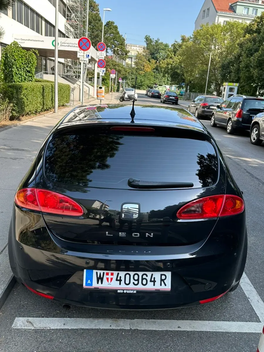 Seat Leon 2007 photo 2