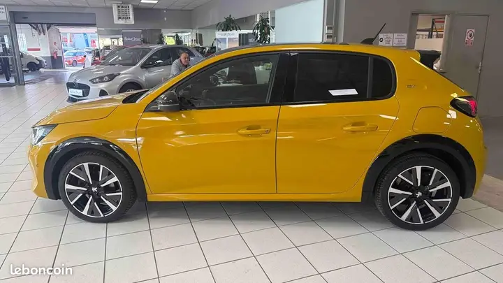 Peugeot 208 2021 photo 2