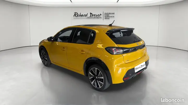 Peugeot 208 2021 photo 3