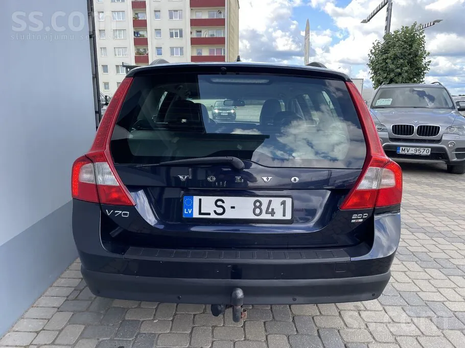Volvo V70 2010 photo 4