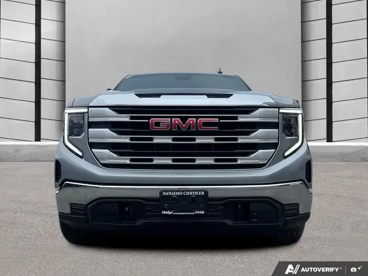 GMC Sierra 1500 2023 photo 2