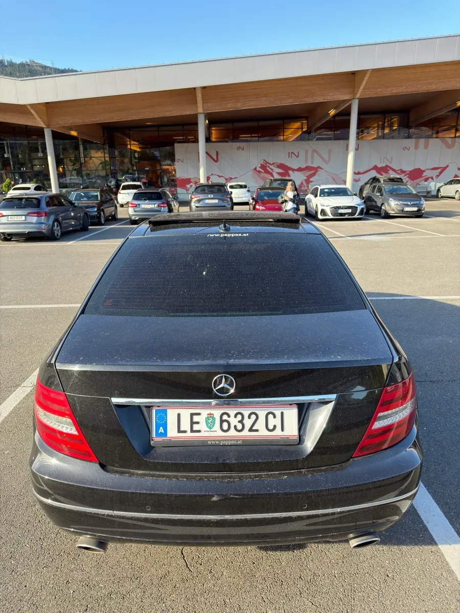 Mercedes-Benz C-Class 2012 photo 3