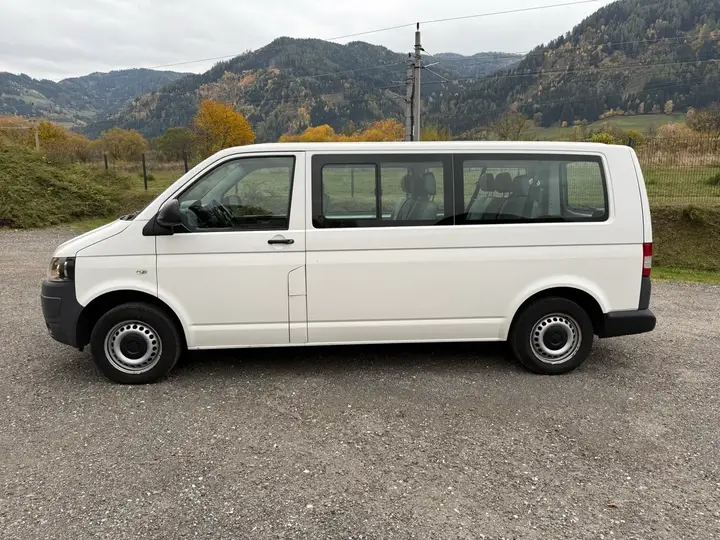 Volkswagen T5 2013 photo 2