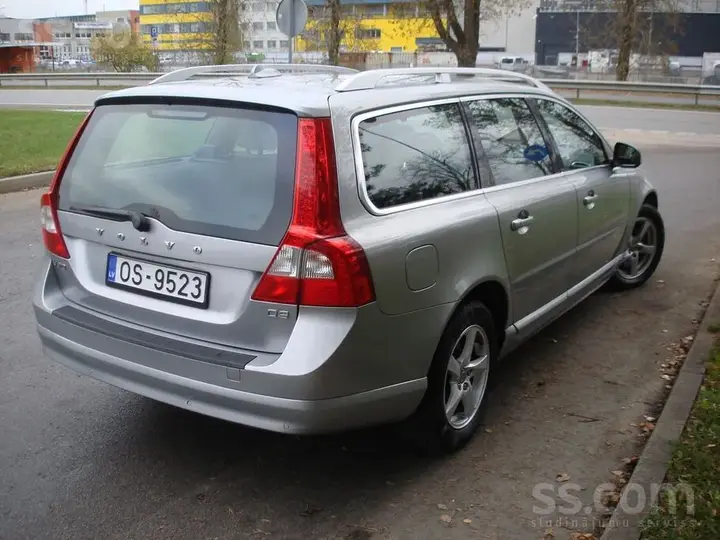 Volvo V70 2012 photo 4