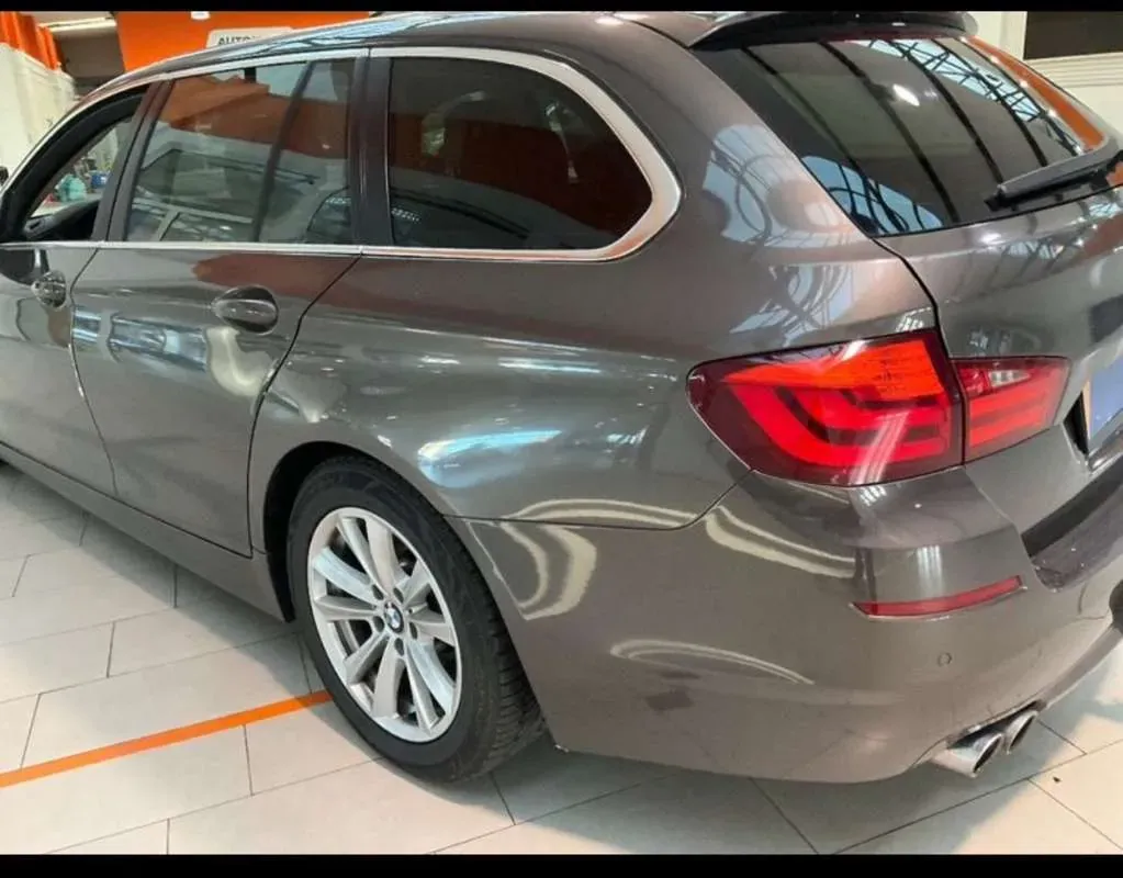 BMW 5 Series 2010 photo 3