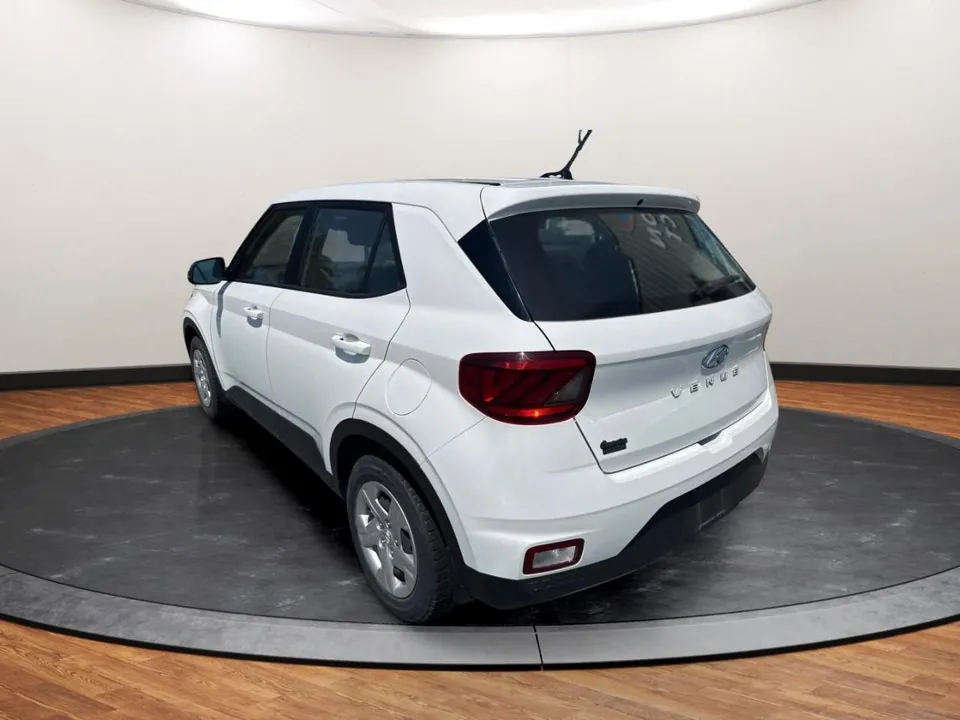 Hyundai Venue 2023 photo 3
