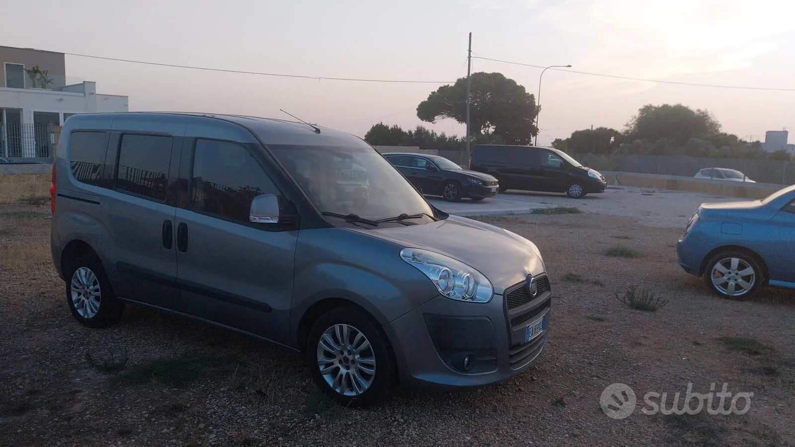 Fiat Doblo 2010 photo 2