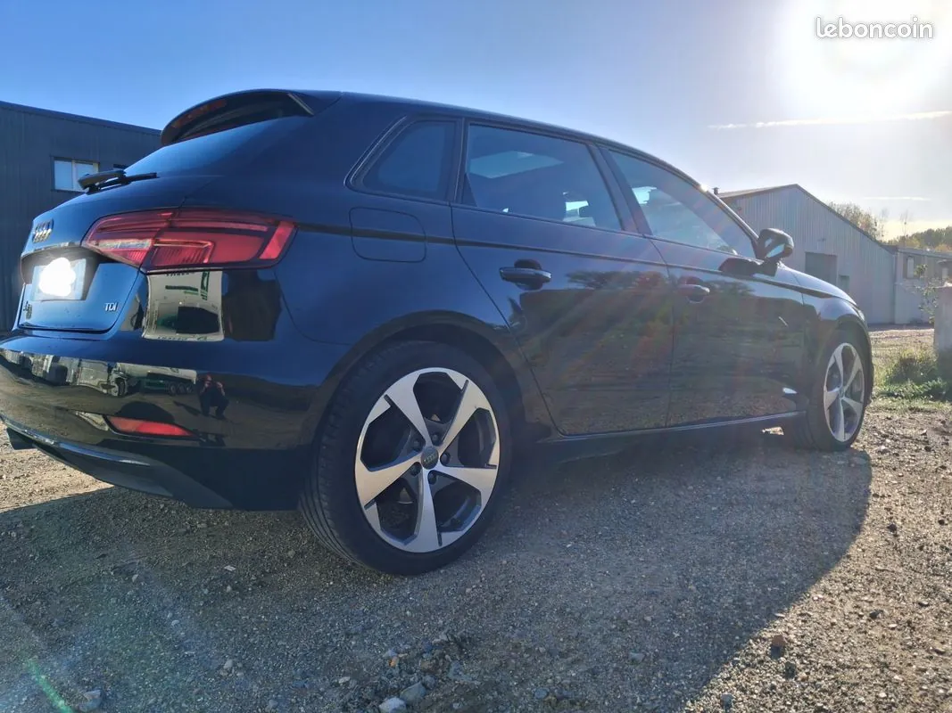 Audi A3 2018 photo 2