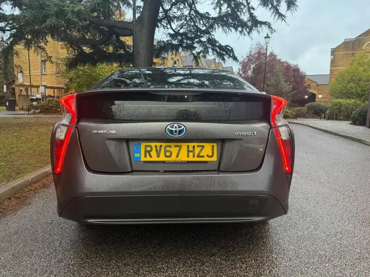 Toyota Prius 2017 photo 5