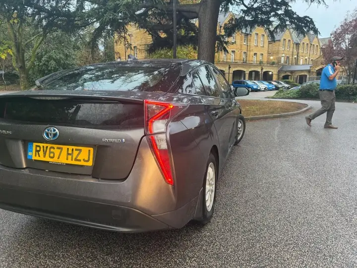 Toyota Prius 2017 photo 4
