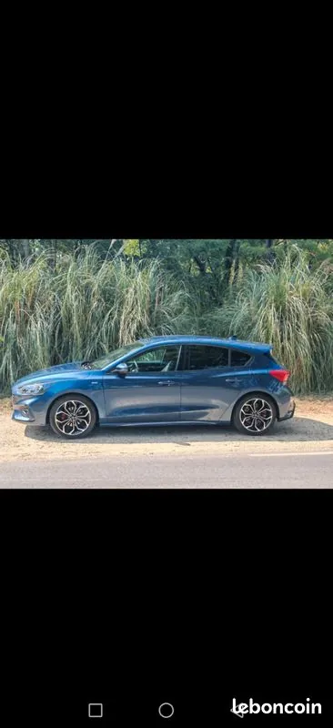 Ford Focus 2022 photo 2