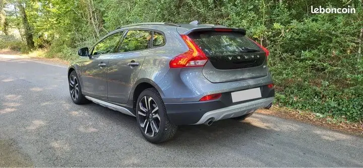 Volvo V40 2018 photo 2