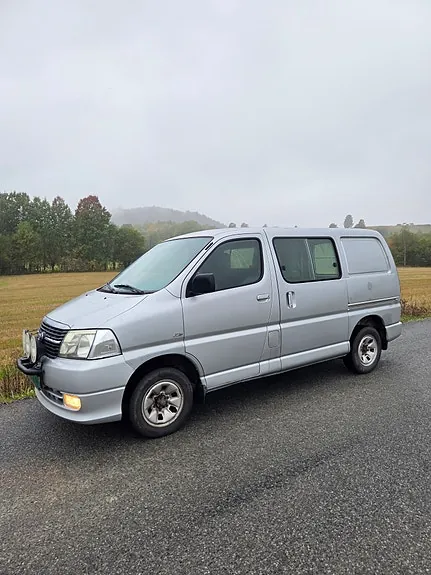 Toyota Hiace 2009 photo 3