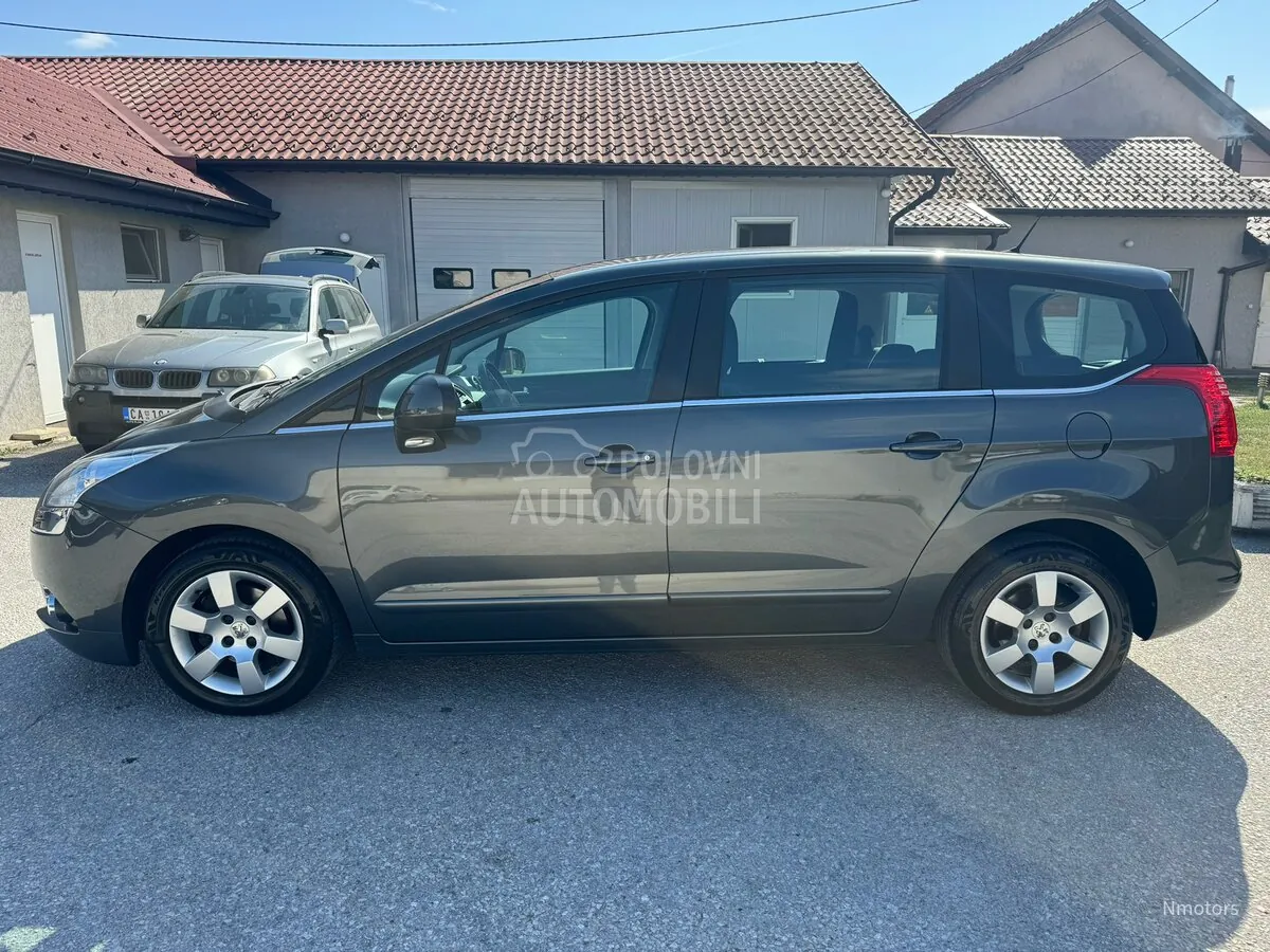 Peugeot 5008 2012 photo 5