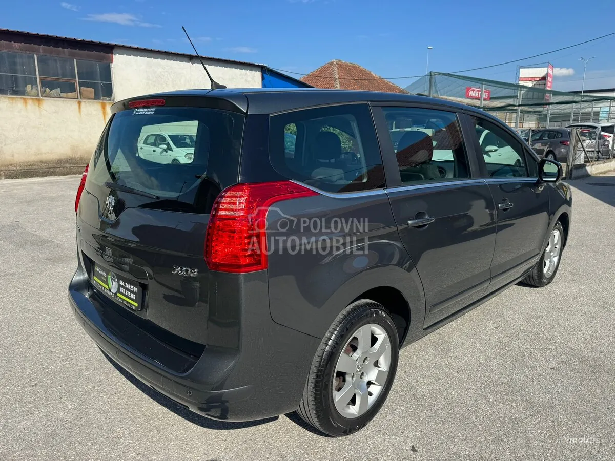 Peugeot 5008 2012 photo 3