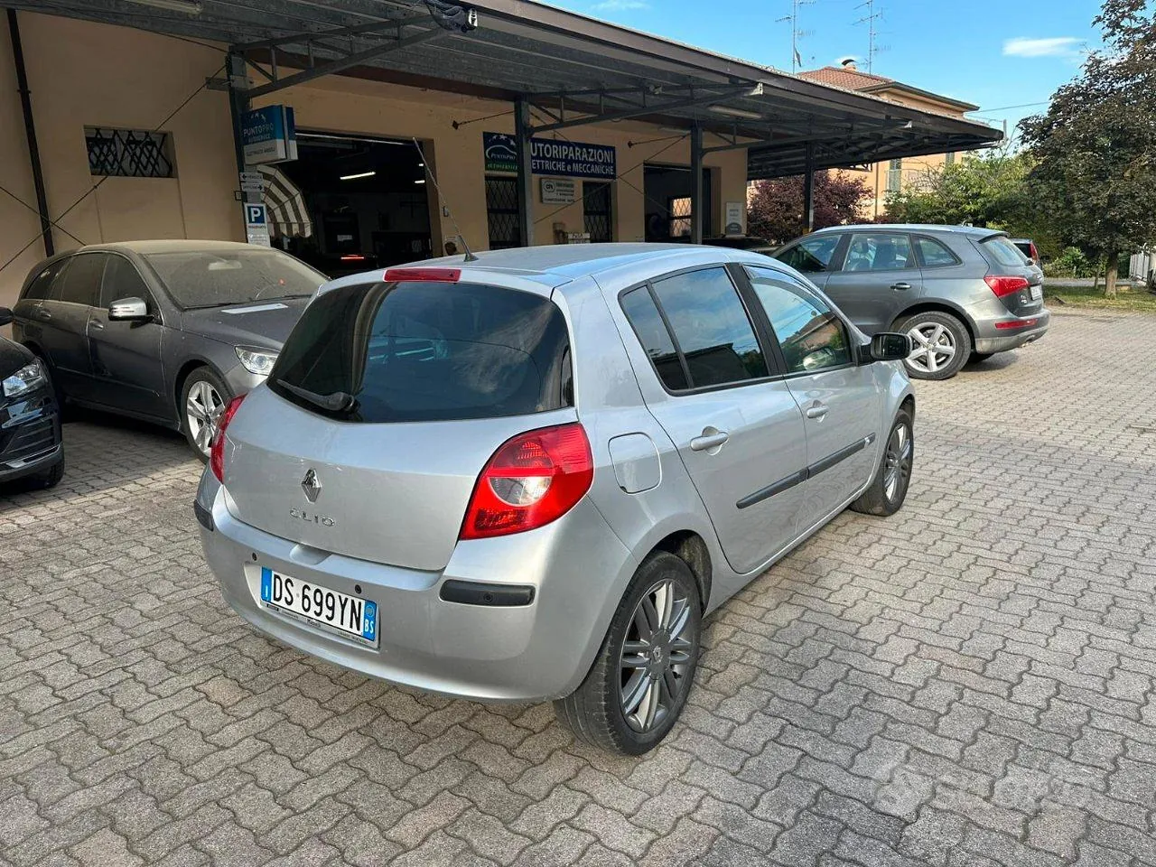Renault Clio 2009 photo 4