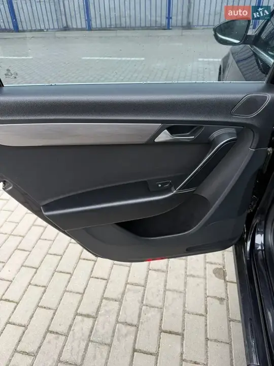 Volkswagen Passat 2012 photo 5