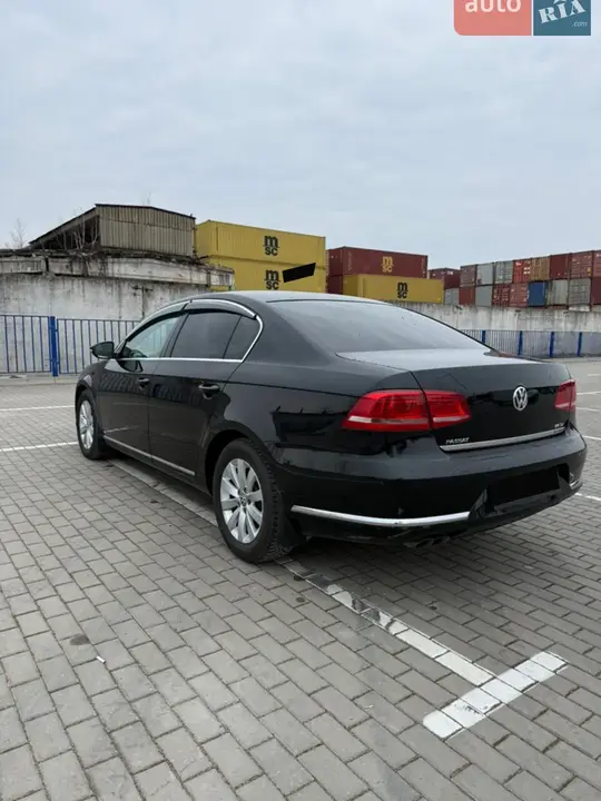 Volkswagen Passat 2012 photo 3