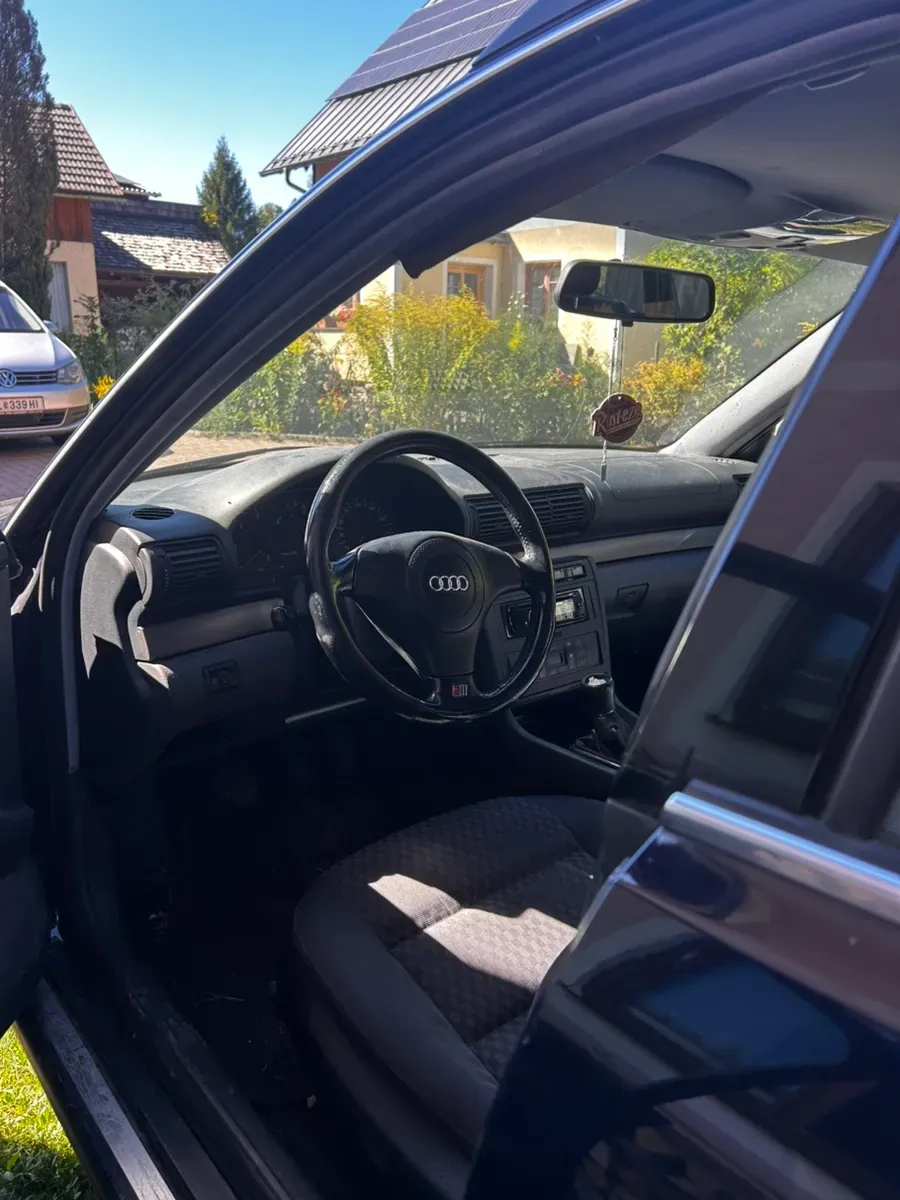 Audi A4 1998 photo 3