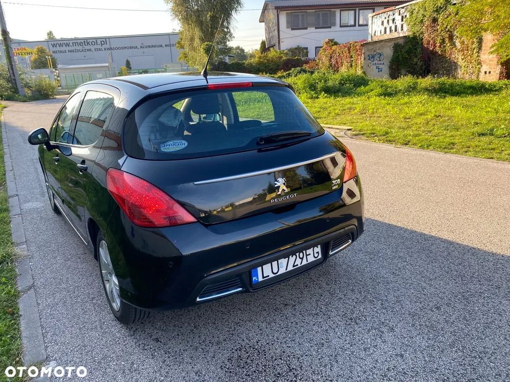Peugeot 308 2012 photo 2