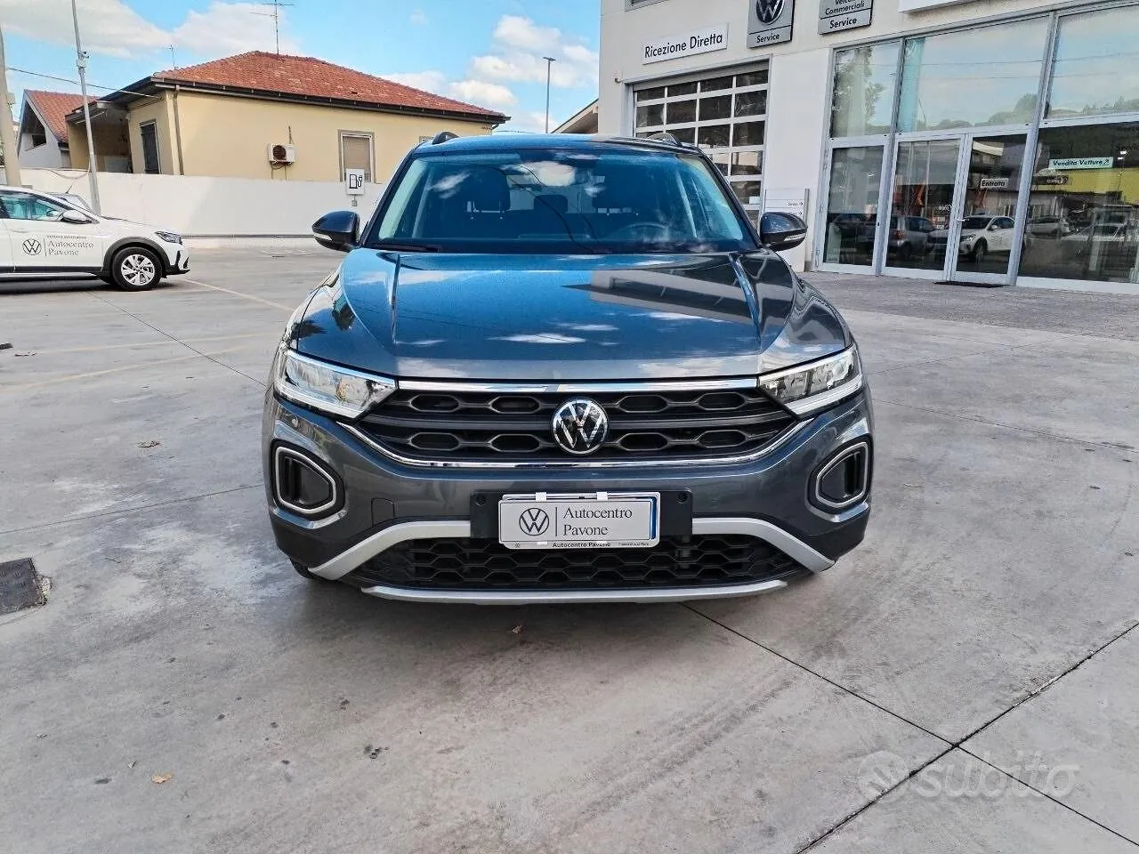 Volkswagen T-Roc 2024 photo 2