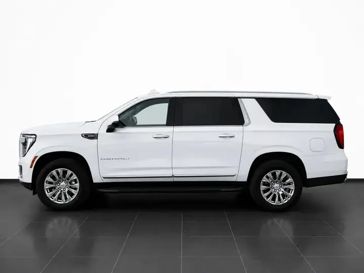 GMC Yukon Xl 2026 photo 2