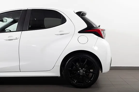 Toyota Yaris 2023 photo 5