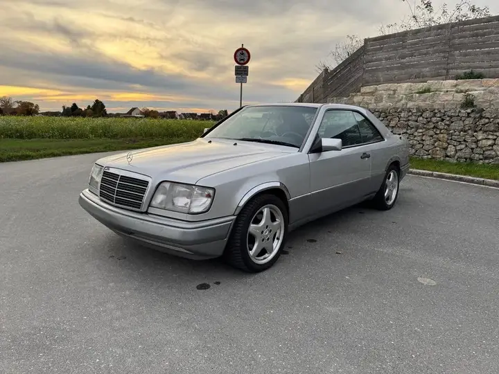 Mercedes-Benz E220 Coupé