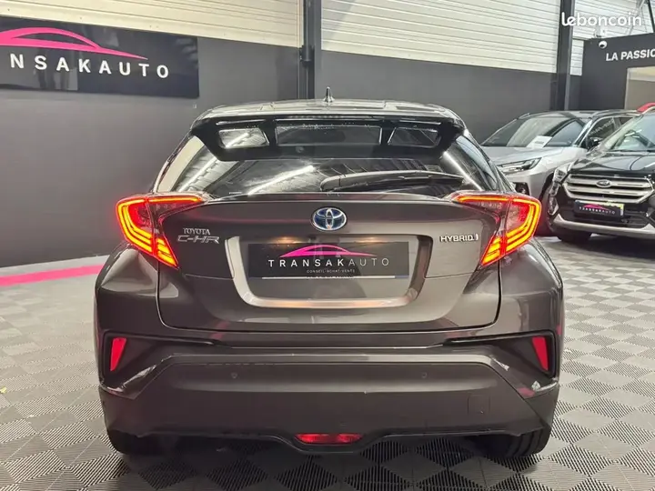 Toyota C-Hr 2018 photo 4