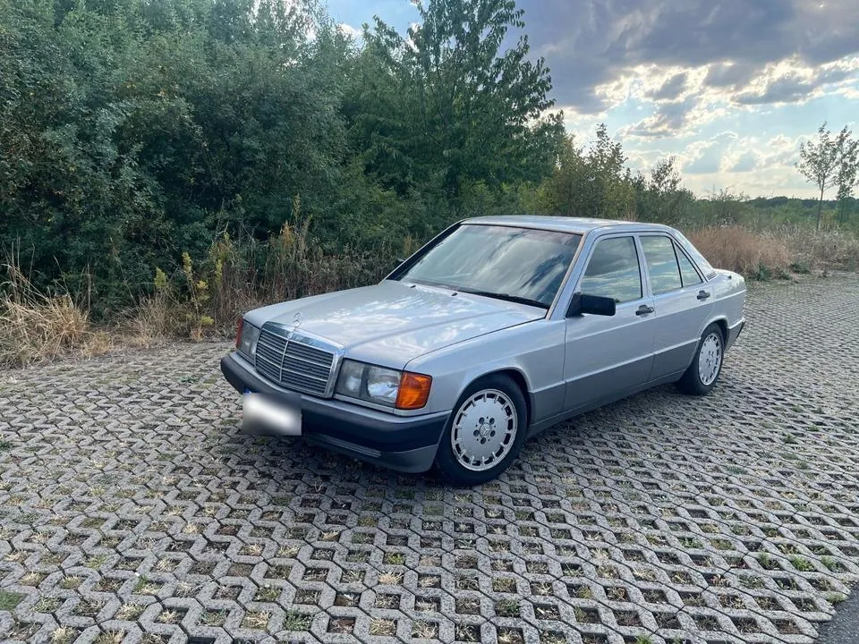 Mercedes-Benz 190D