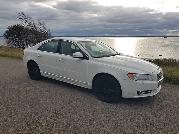 Volvo S80 2011 photo 2