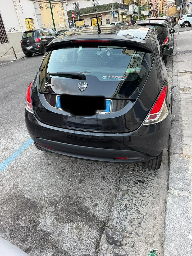 Lancia Ypsilon 2013 photo 2