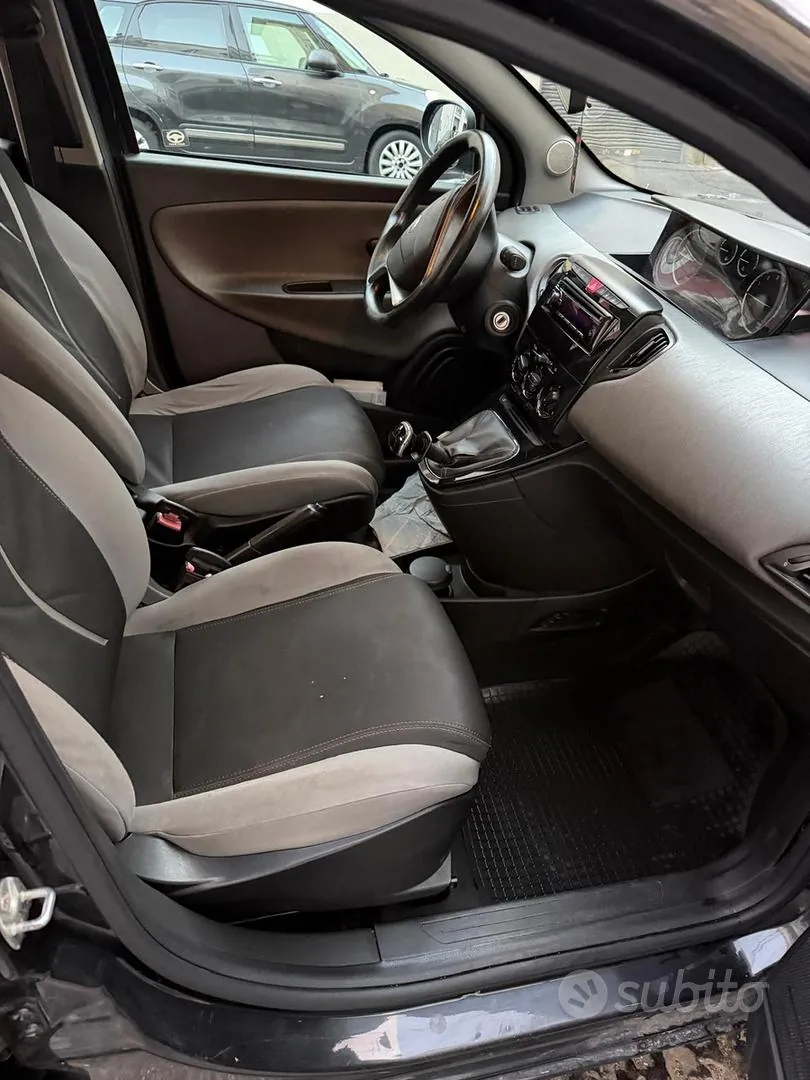 Lancia Ypsilon 2013 photo 4