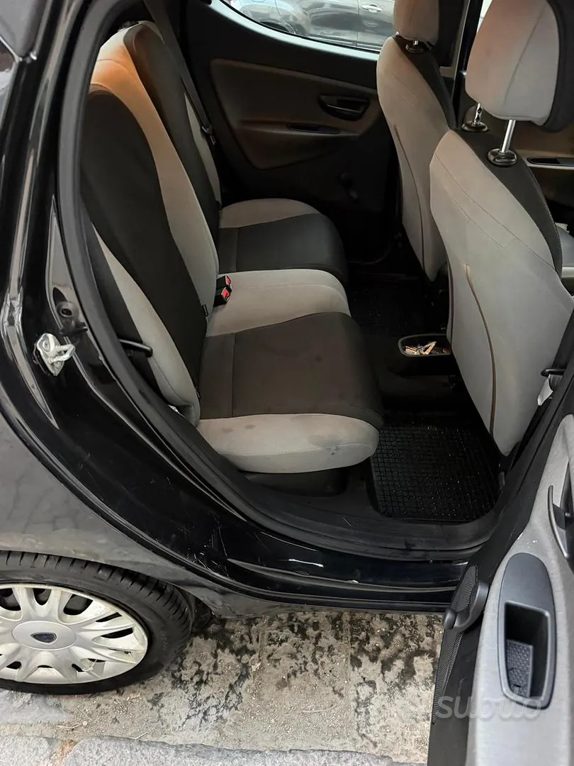 Lancia Ypsilon 2013 photo 3
