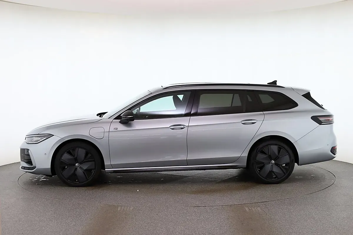 Volkswagen Passat 2026 photo 2