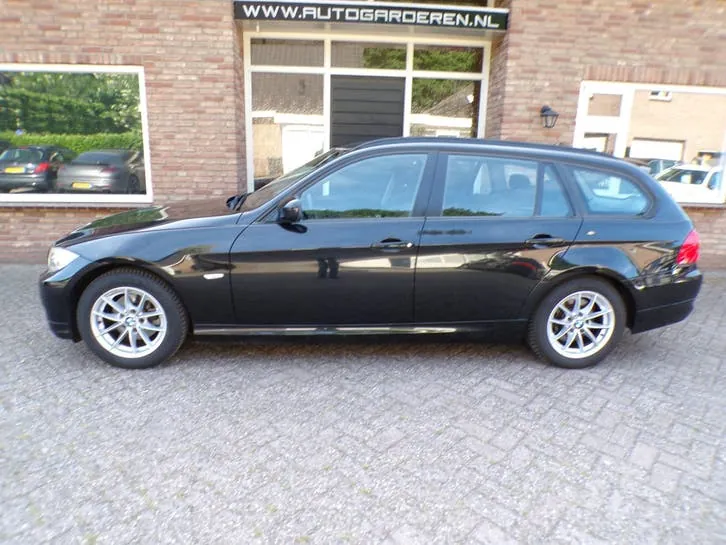 BMW 3-Serie 2011 photo 2