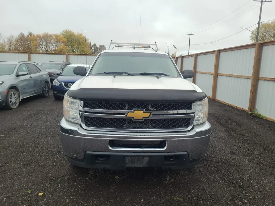 Chevrolet Silverado 2500 2013 photo 2
