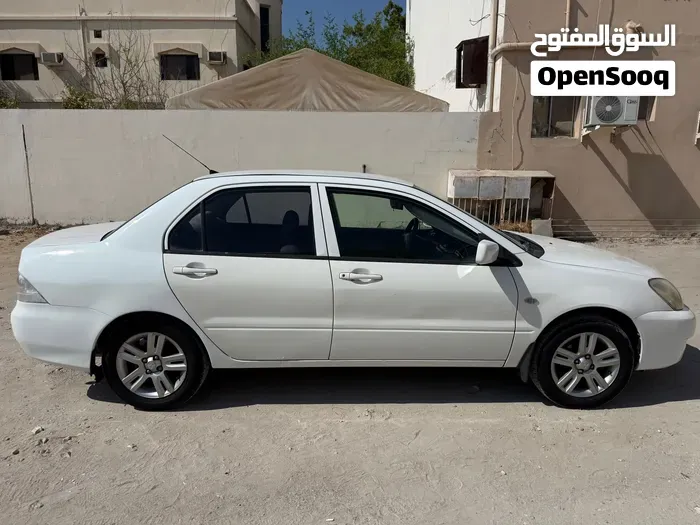 Mitsubishi Lancer 2010 photo 4