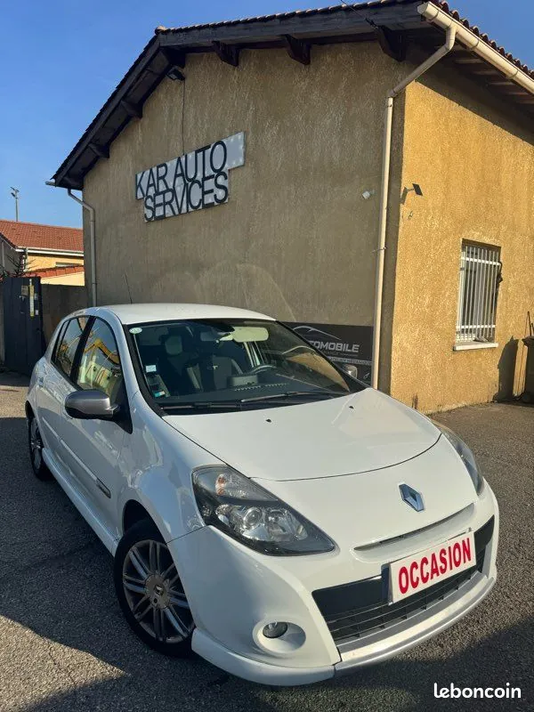 Renault Clio 2010 photo 3