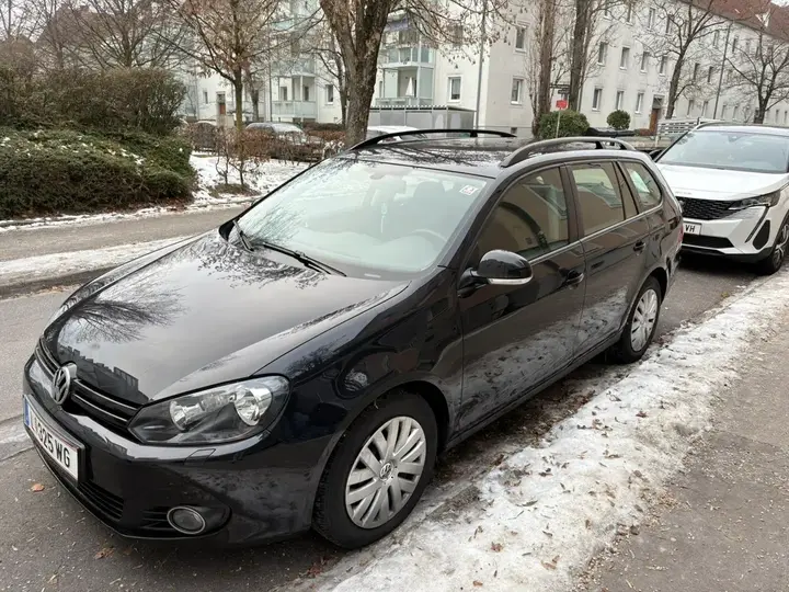Volkswagen Golf 2011 photo 2