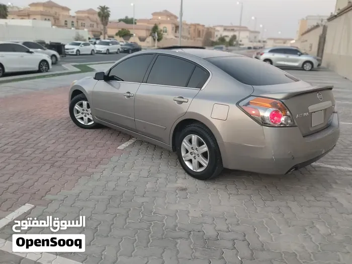 Nissan Altima 2012 photo 2