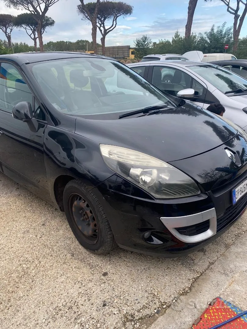 Renault Scenic 2011 photo 5