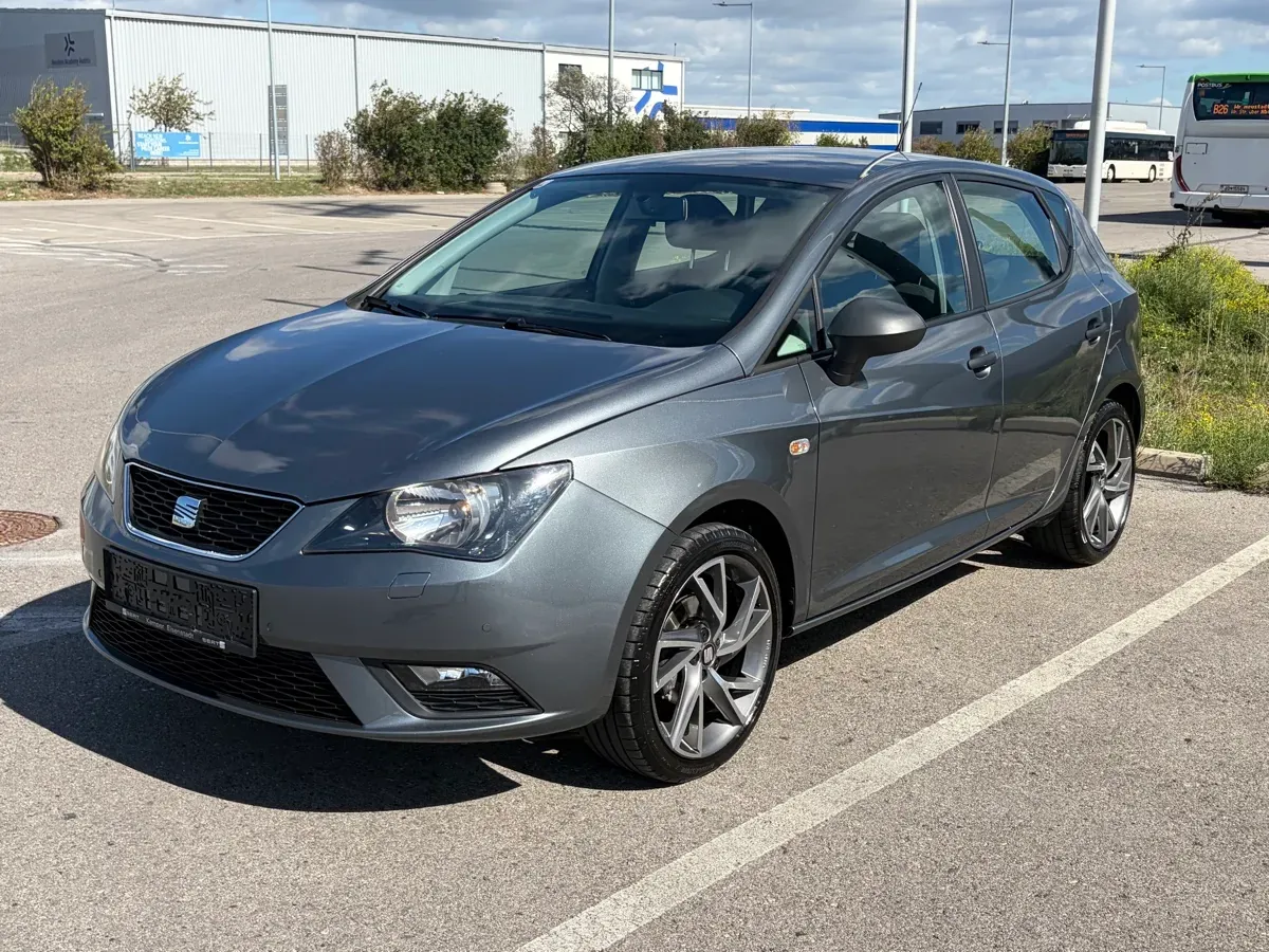 Seat Ibiza 2013 photo 2