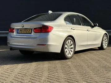 BMW 320 3-Serie 320I 2013 photo 2
