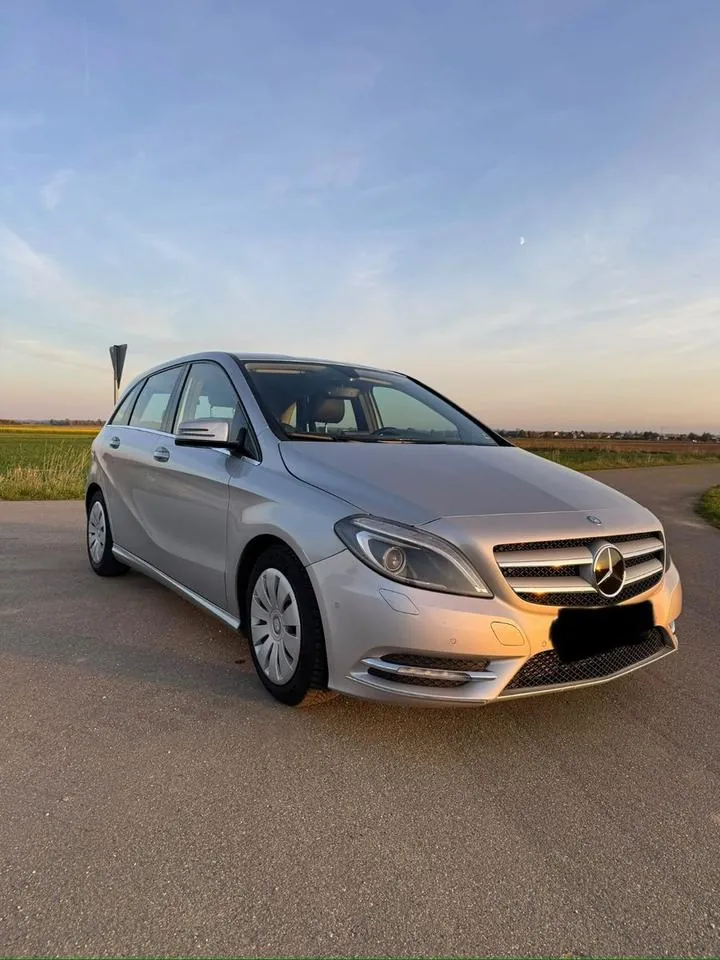 Mercedes-Benz B 200